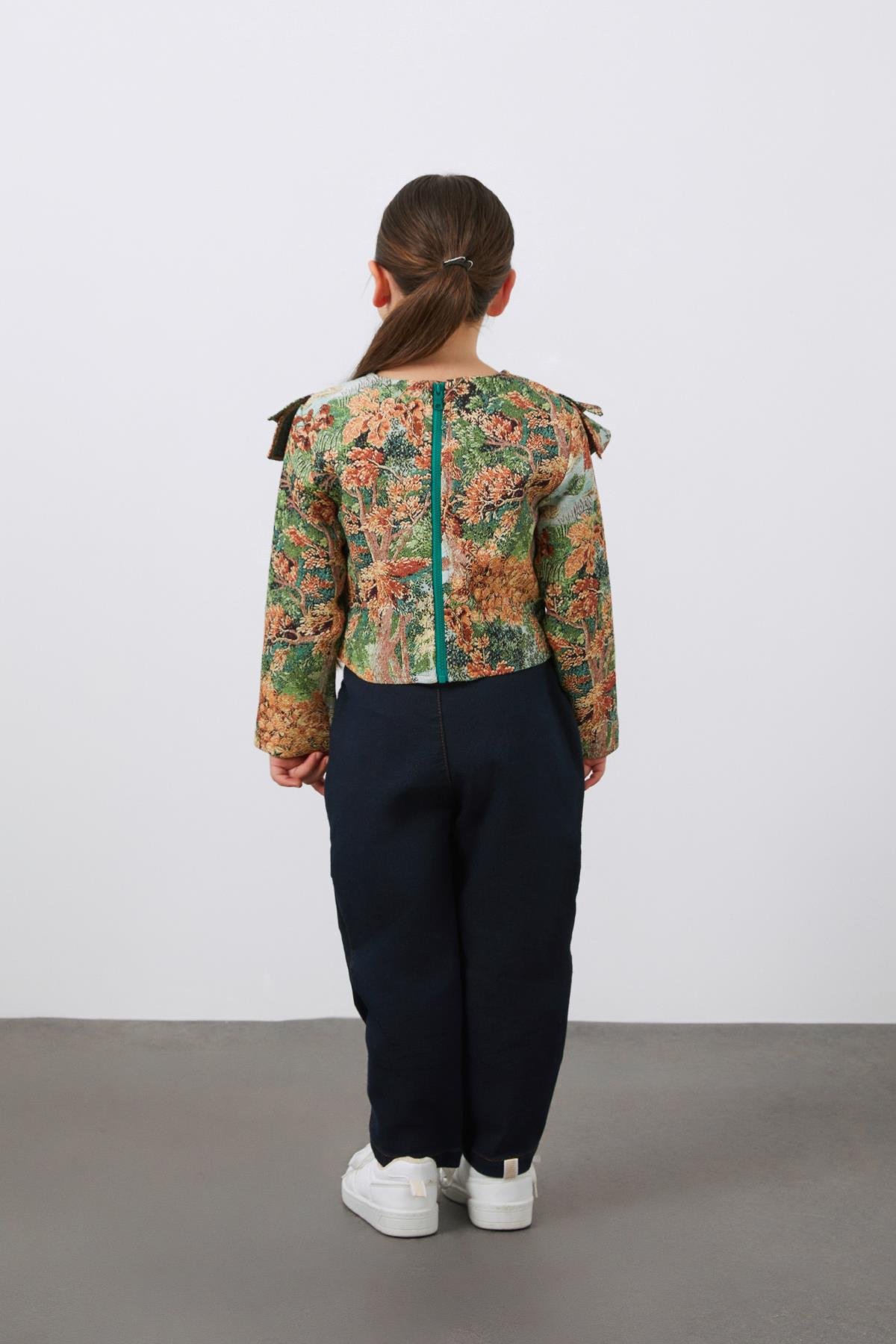 Fırfır Detaylı Kız Çocuk Jakarlı Bluz 