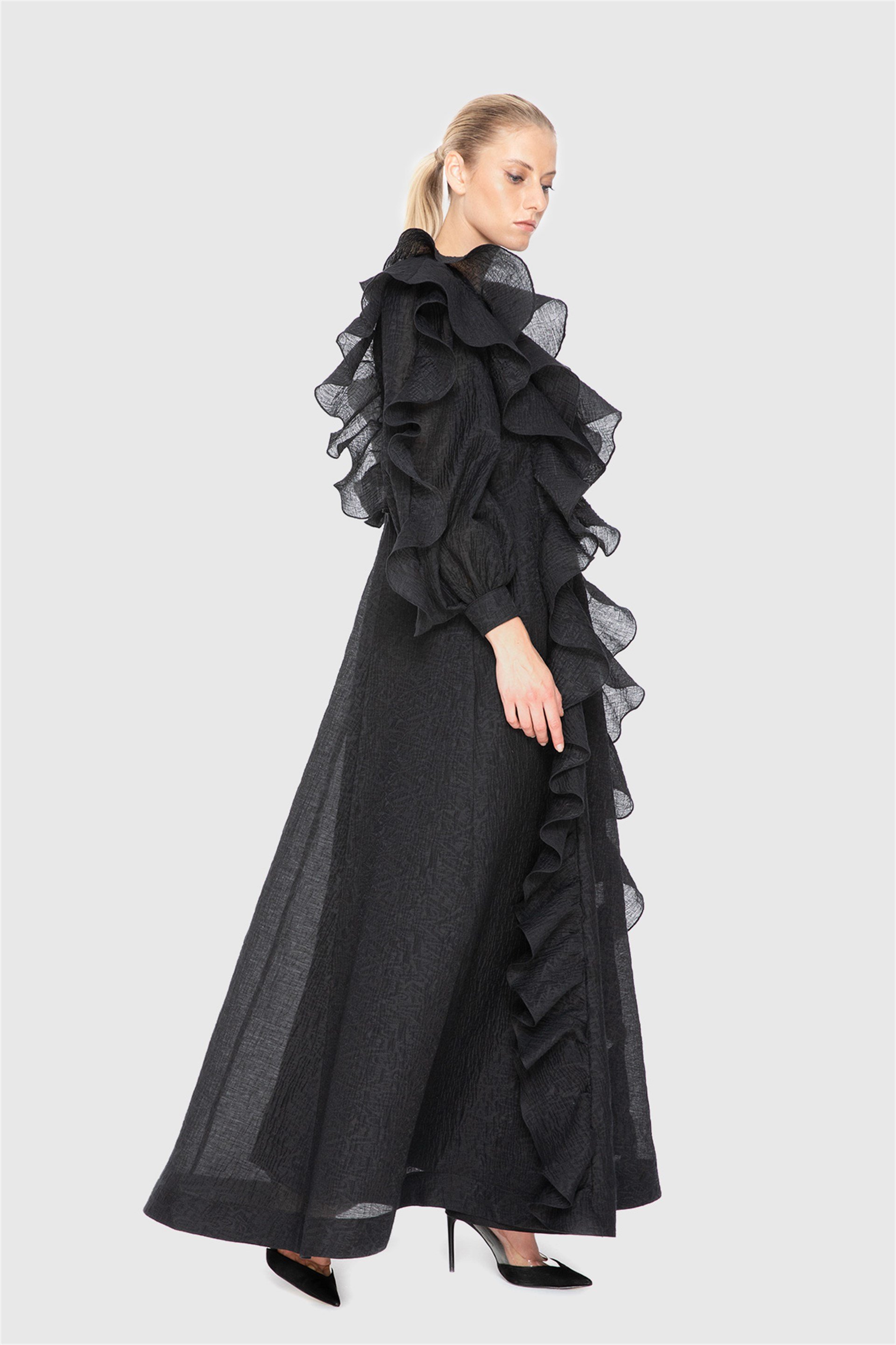 Fırfır Detaylı Uzun Siyah Elbise