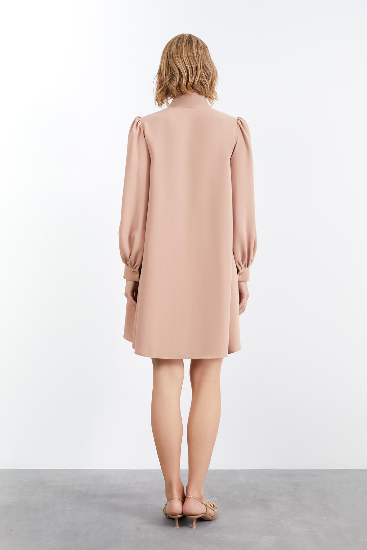 Fiyonklu Balon Kollu Eteği Kloş Bej Mini Elbise