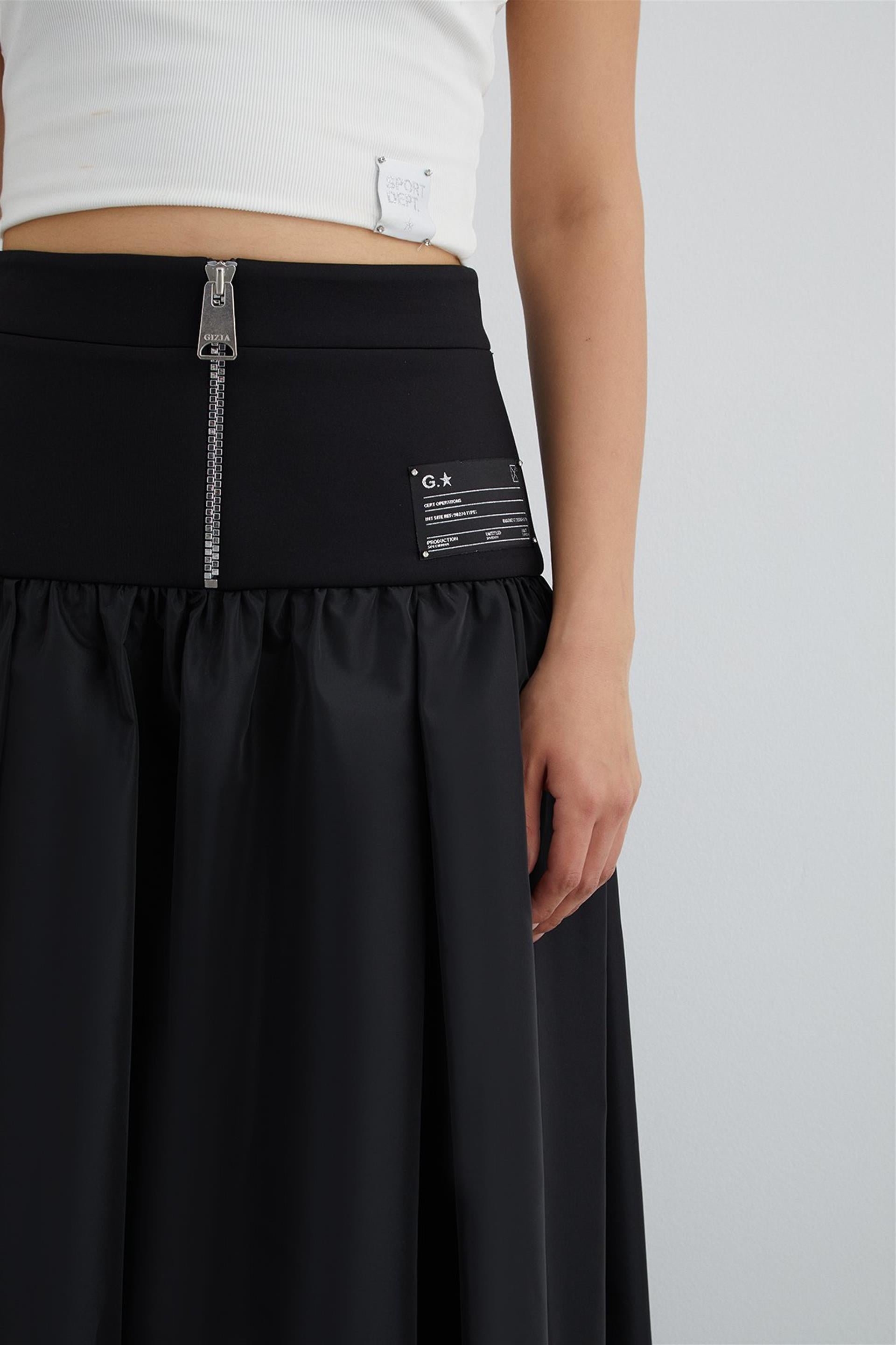 Front Body Zipper Detail Label Poplin Skirt