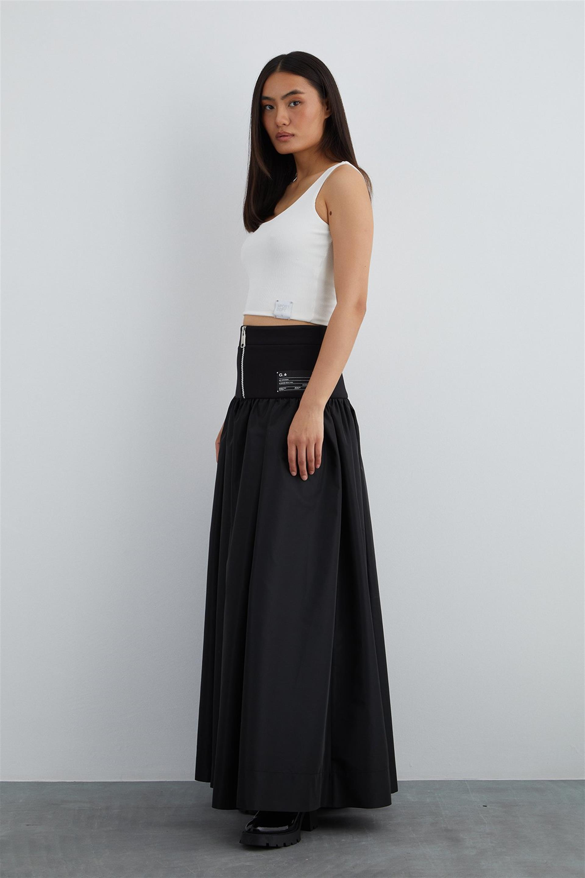 Front Body Zipper Detail Label Poplin Skirt