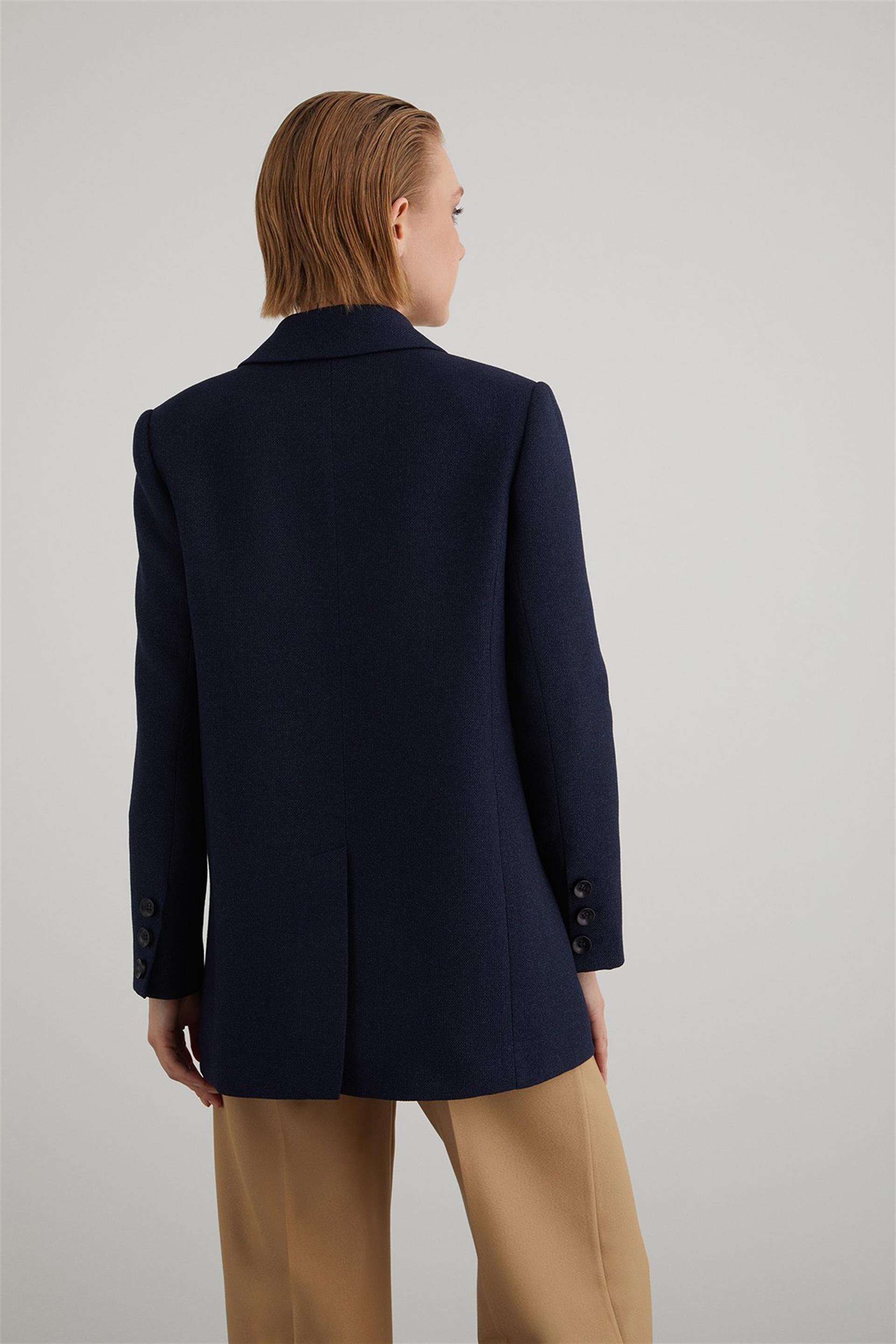 Önden Düğmeli Mono Kapamalı Rahat Kesim Lacivert Bleazer Ceket