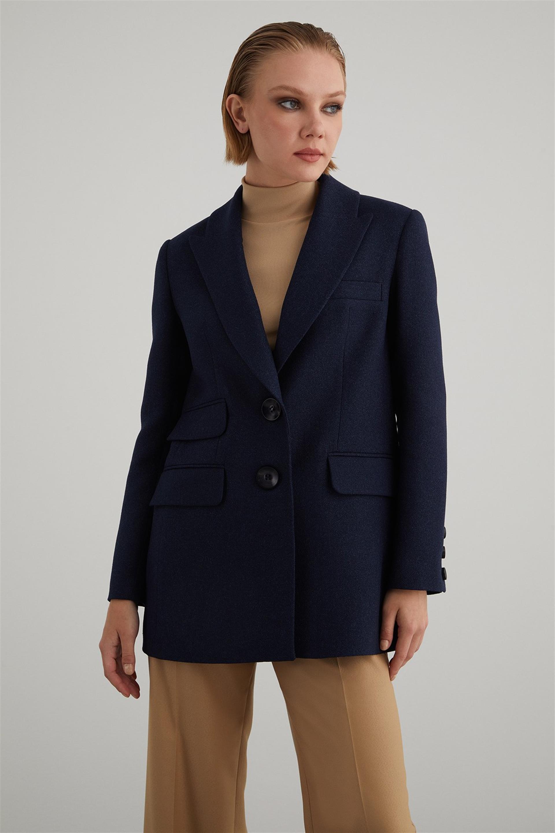 Önden Düğmeli Mono Kapamalı Rahat Kesim Lacivert Bleazer Ceket