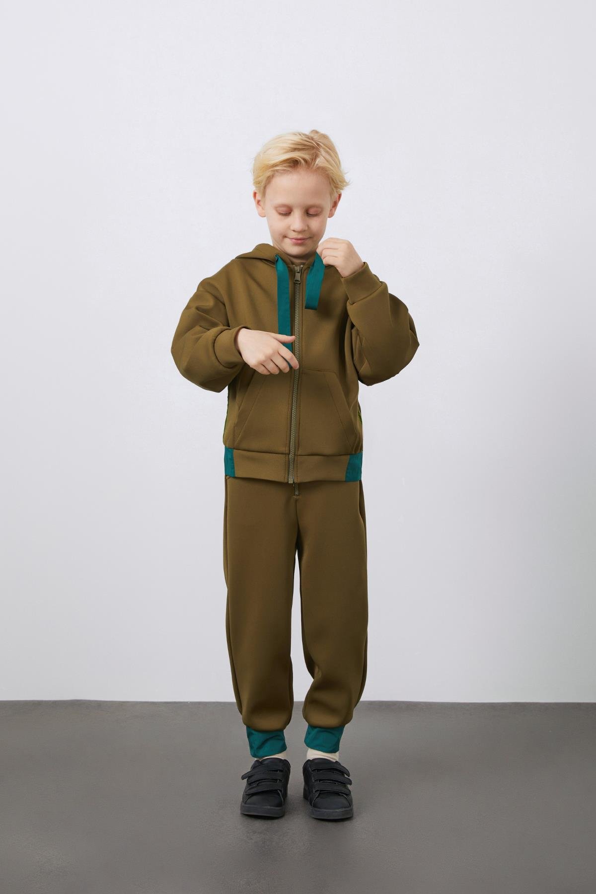 Garni Detaylı Fermuarlı Yeşil Erkek Çocuk Sweatshırt