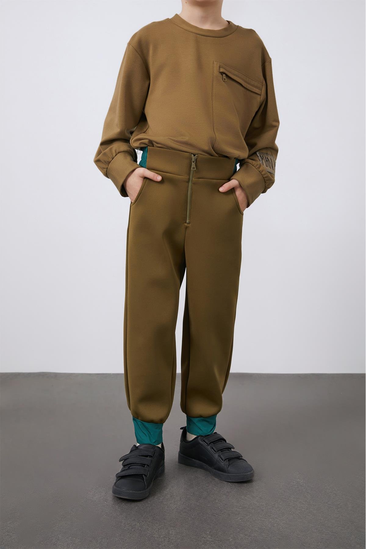 Garni Detaylı Yeşil Jogger Pantolon