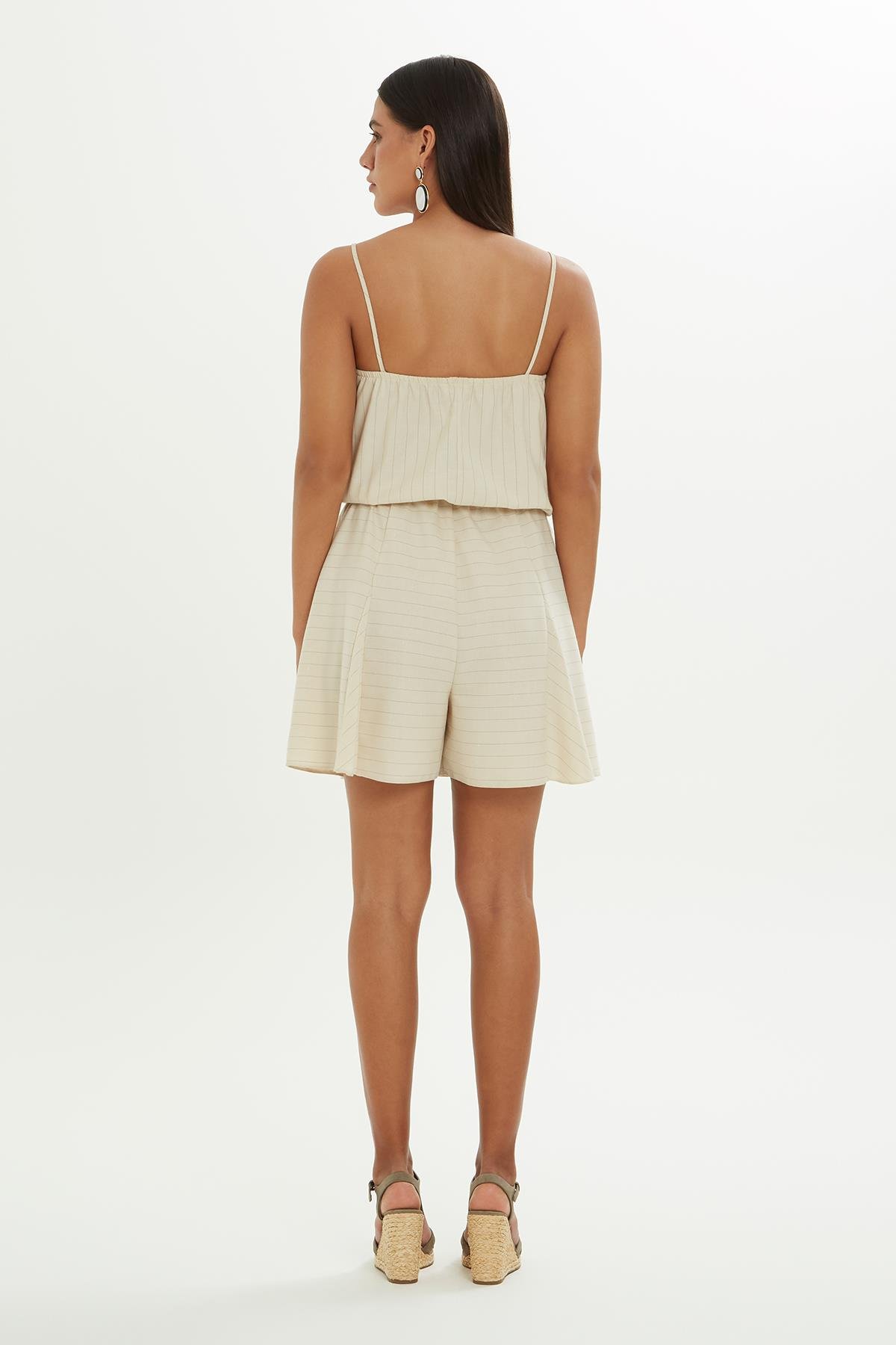 GÖĞÜSTE BRODE DETAYLI BELİ LASTİKLİ SEYYAR ZİNCİR KEMERLİ DESENLİ TULUM