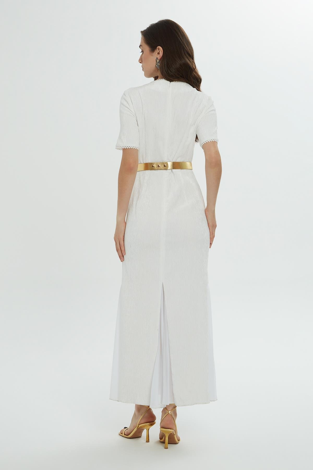 Gold Kemer Detaylı Kısa Kollu Uzun Ekru Elbise