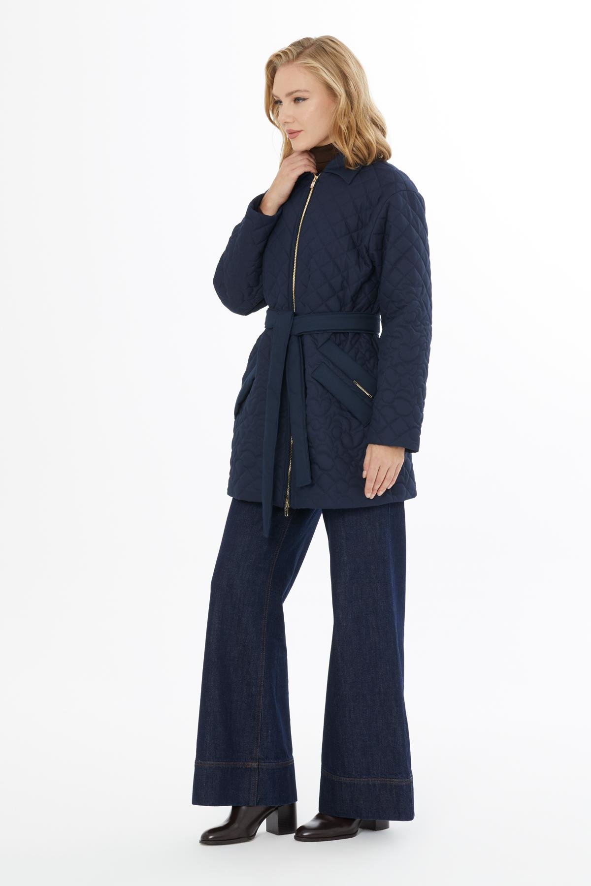 Gömlek Yaka Cepli Fermuar Kapamalı Lacivert Mont