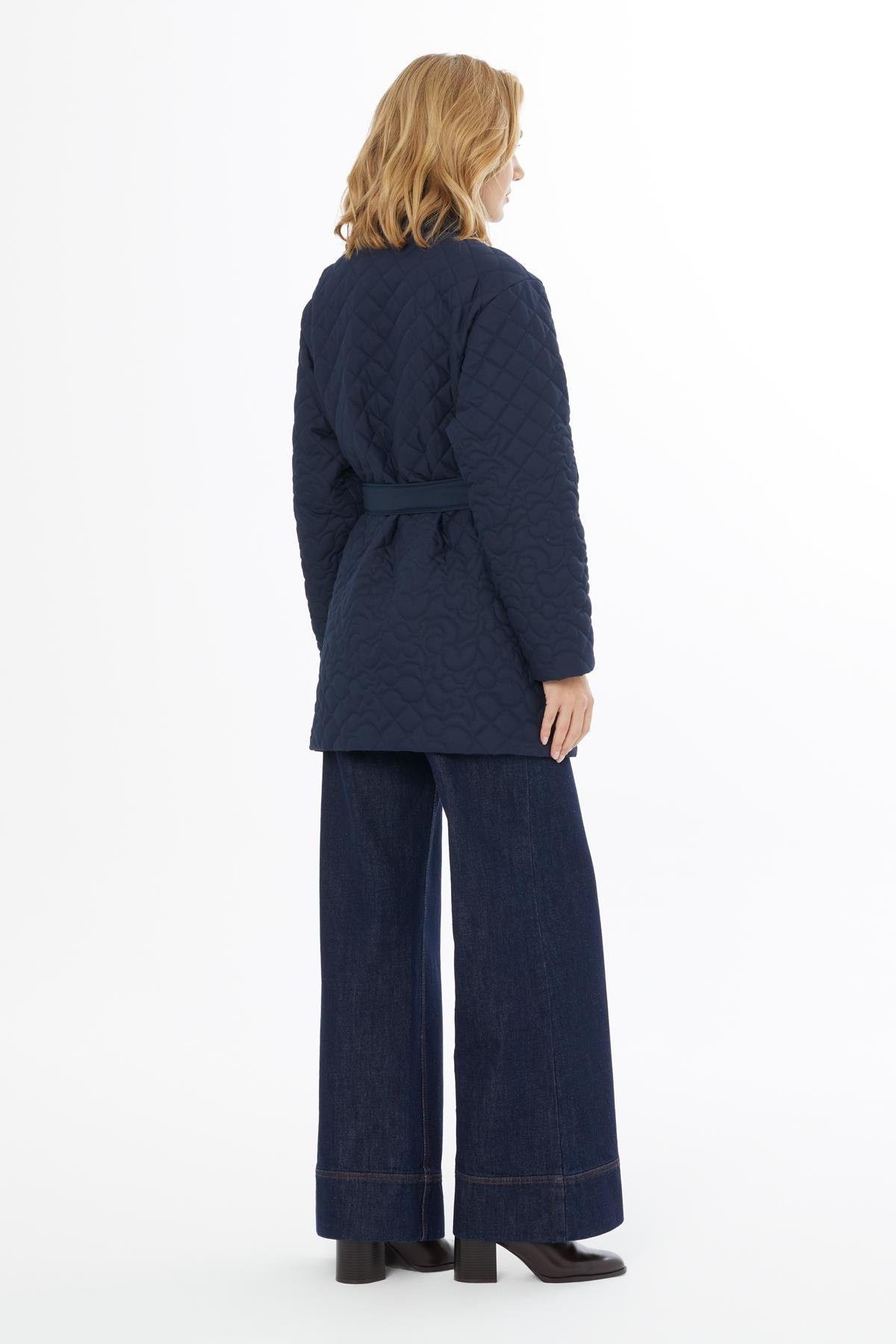 Gömlek Yaka Cepli Fermuar Kapamalı Lacivert Mont