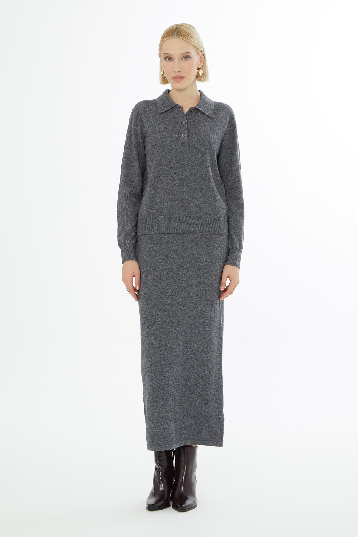 Sweater with Shirt Collar and Button Closure