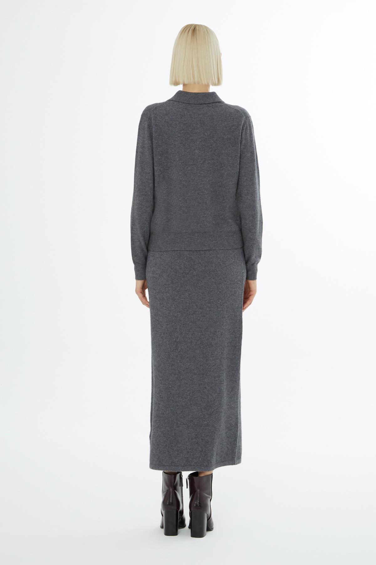 Sweater with Shirt Collar and Button Closure