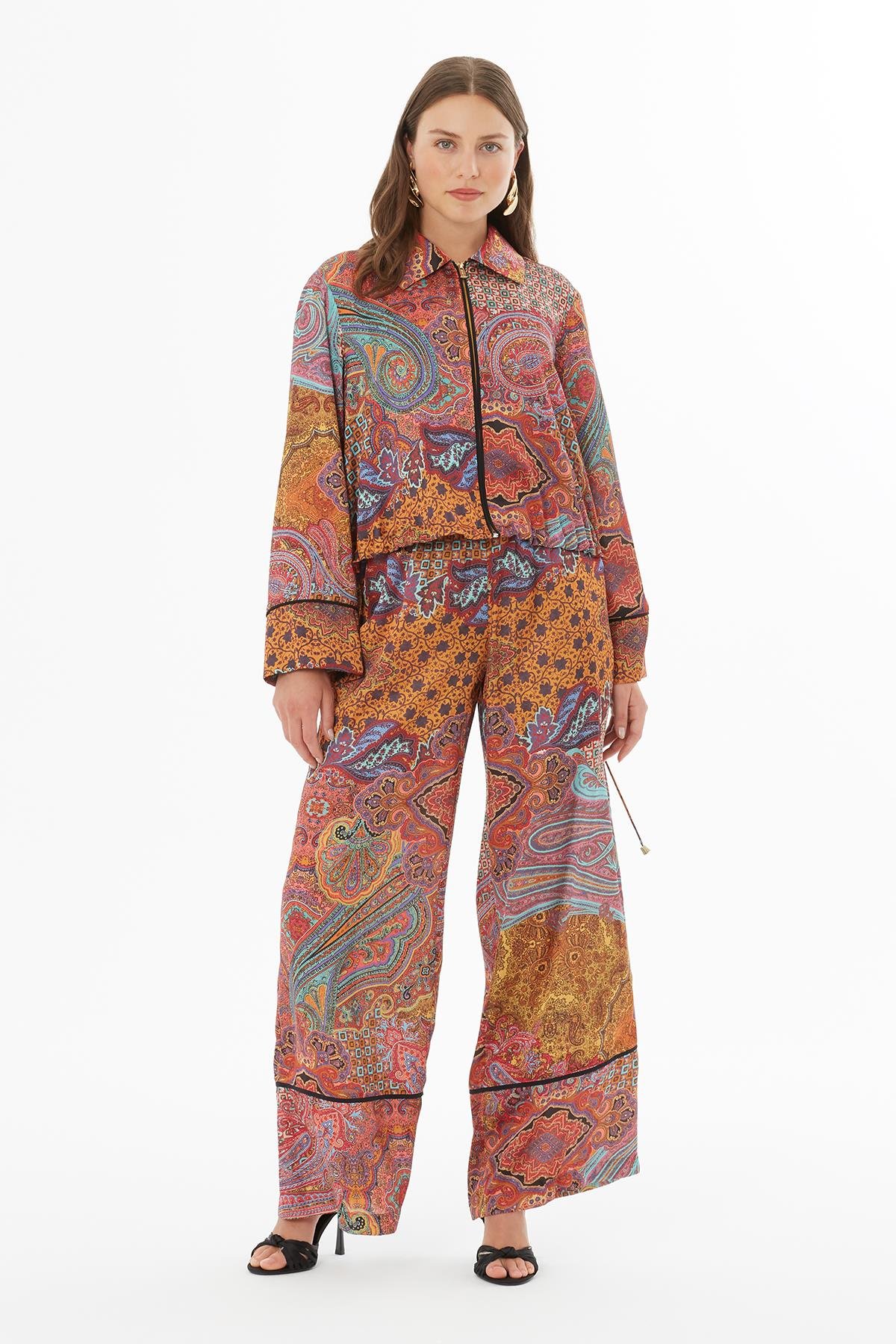 Gömlek Yakalı Yanlardan Ayarlanabilir Bağcık Detaylı Desenli Ceket