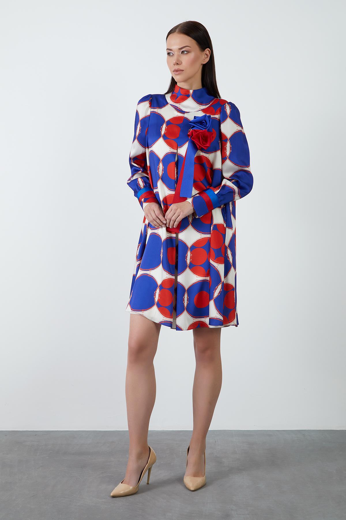 Short Dress with Rose Accessory Detail and Pattern