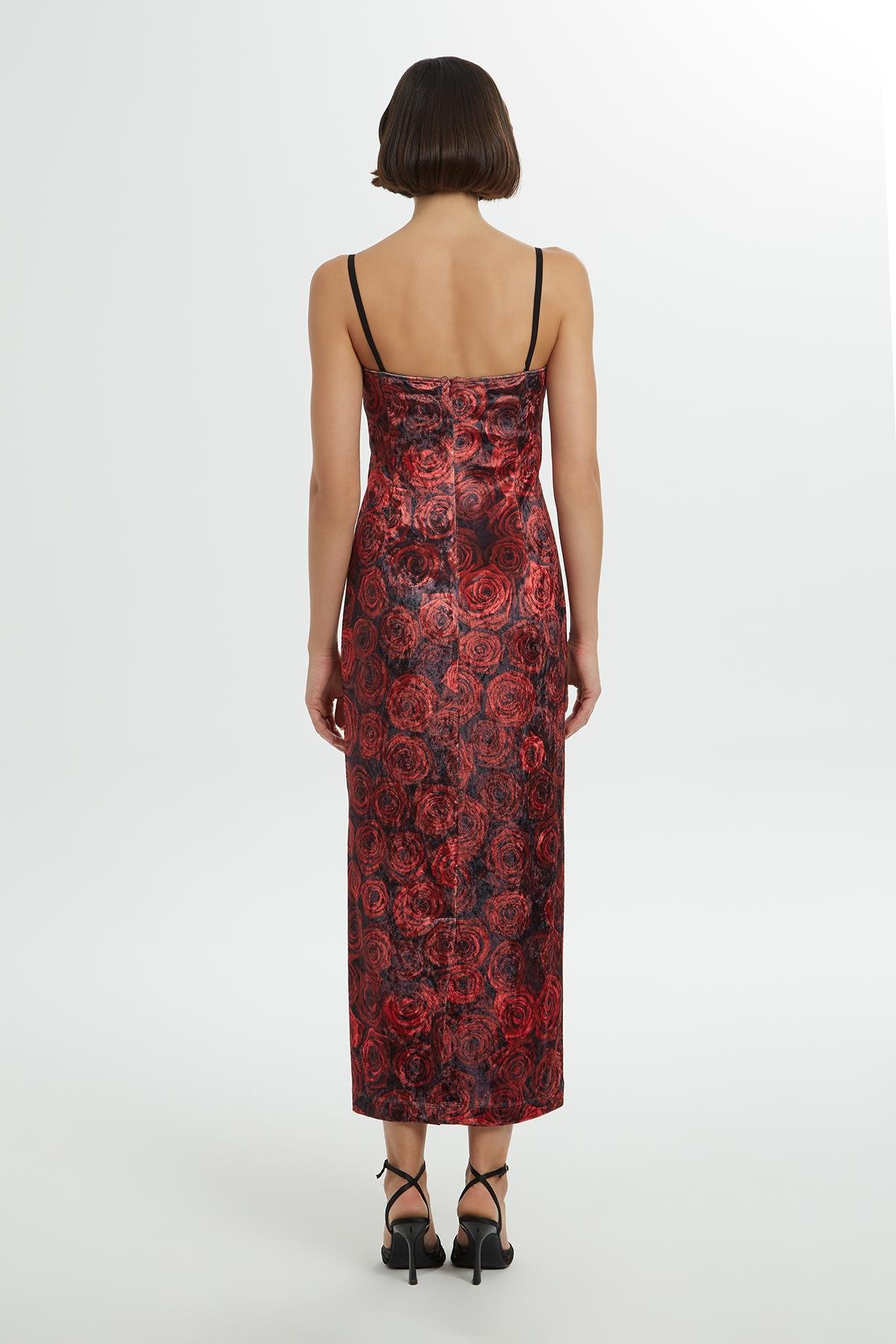 Gül Desenli Askılı Midi Boy Vücuda Oturan Elbise