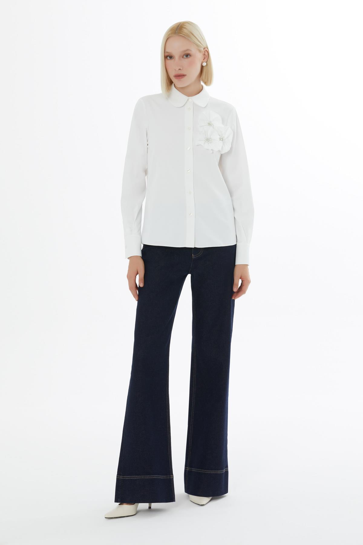 Gül Detaylı Klasik Yaka Poplin Ekru Gömlek