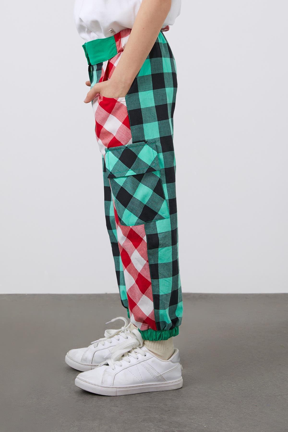 Girls' Velvet Trousers with Knitwear and Applique Detail