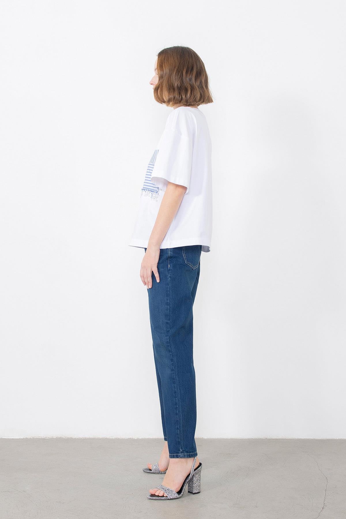 İşleme Detaylı Cepli Beyaz Tshirt