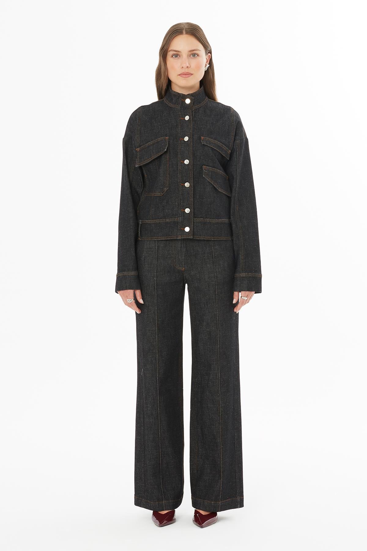 Kapaklı Cep Detaylı Düğmeli Jean Ceket