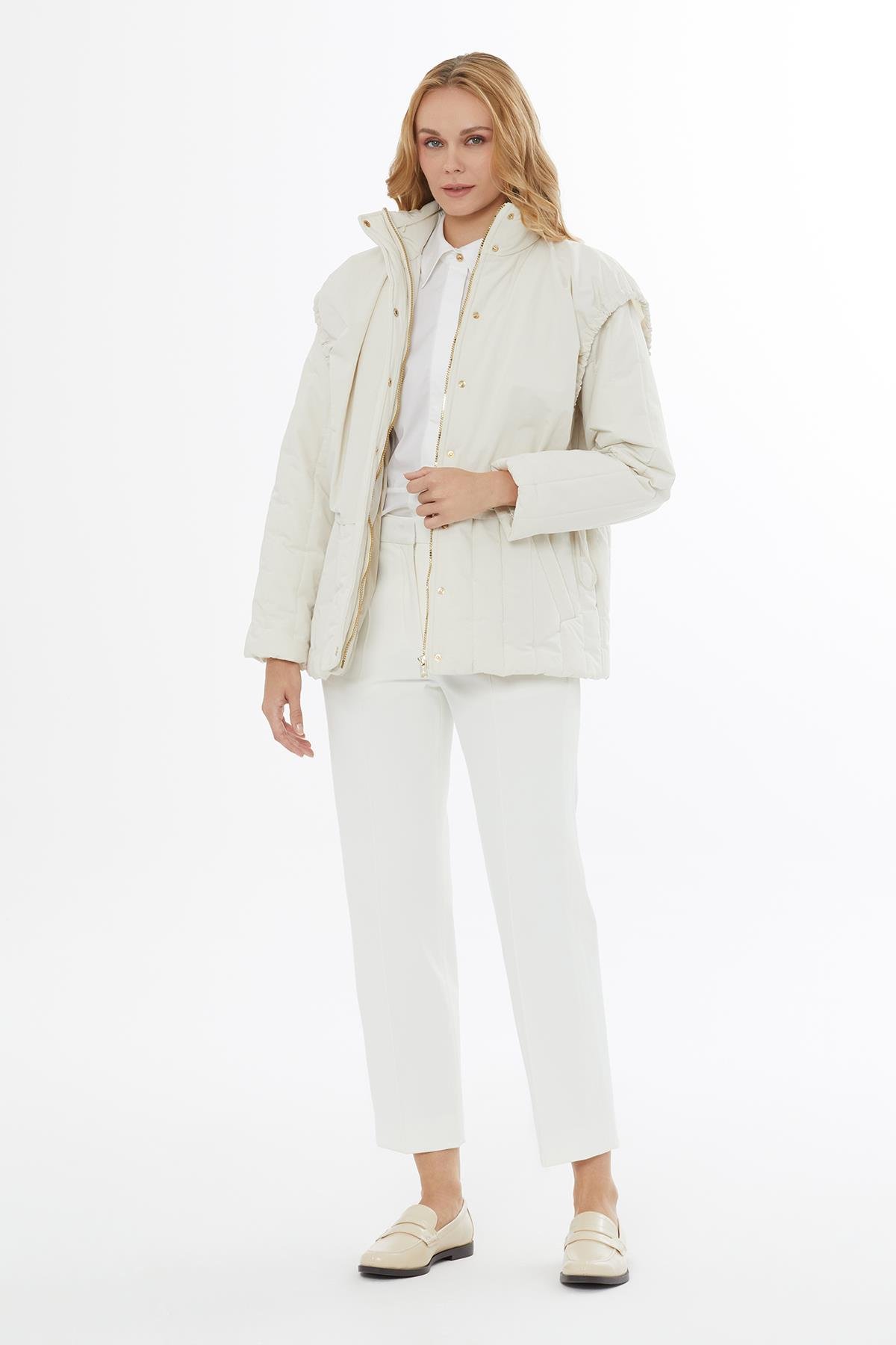 Kapüşonlu Beyaz Şişme Mont