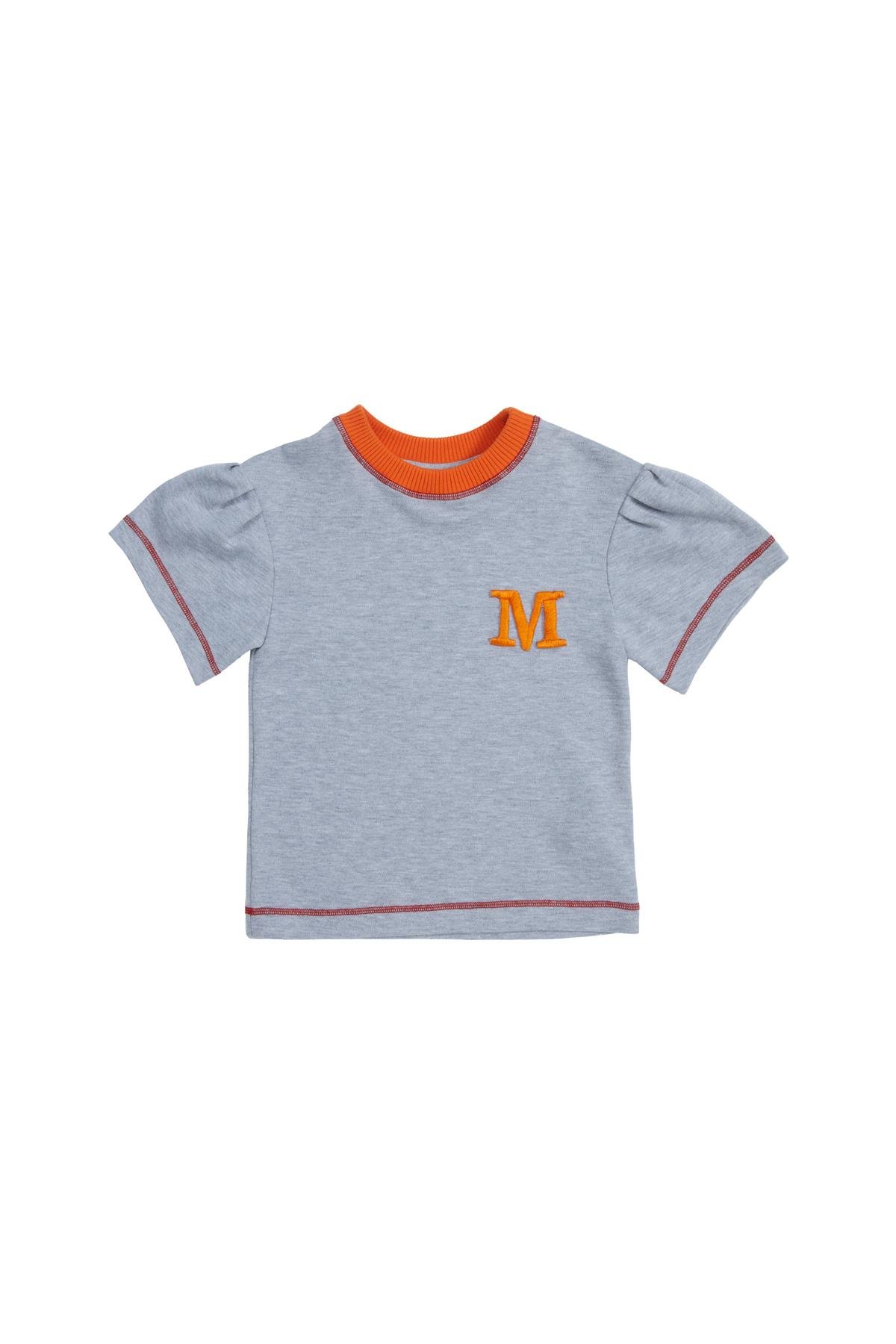 Kırmızı Dikişli Turuncu Yakalı Pileli Gri T-Shirt