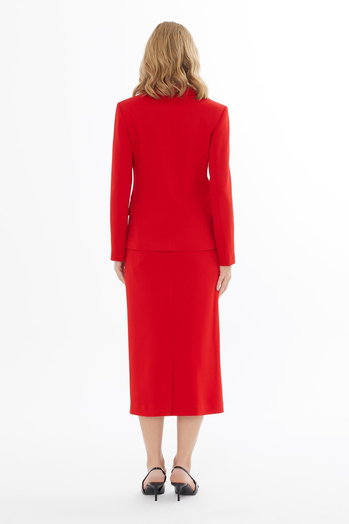 Klasik Kesim Düğmeli Kırmızı Ceket