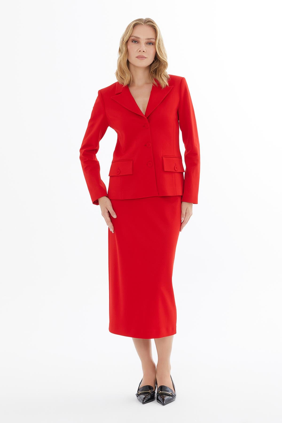 Klasik Kesim Düğmeli Kırmızı Ceket