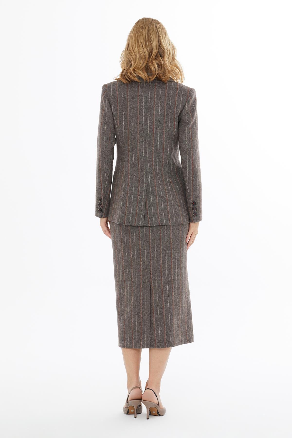 Klasik Yaka Çizgili Düğmeli Kahverengi Yün Ceket