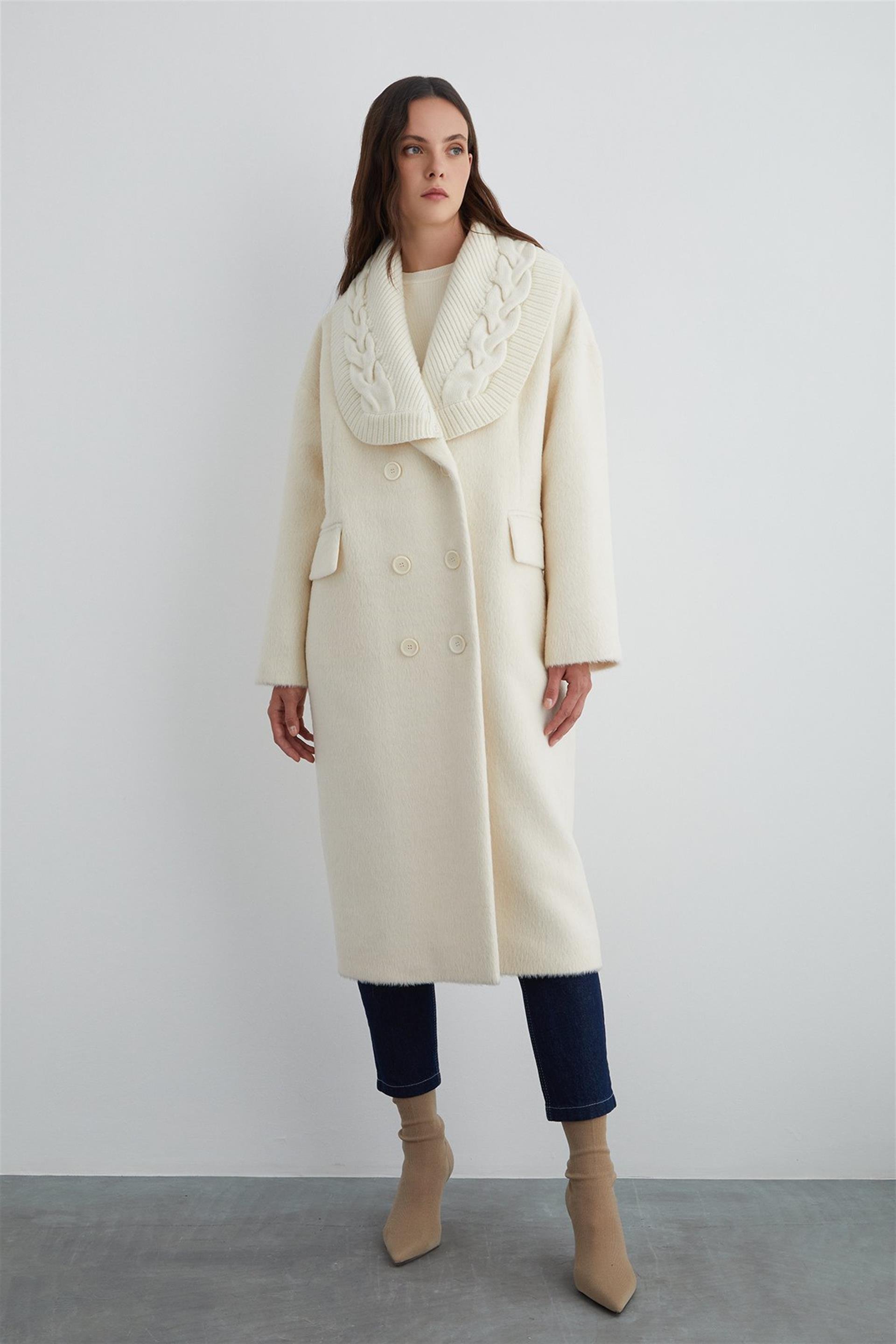 Örgü Yaka Detay Uzun Siyah Alpaca Kaban