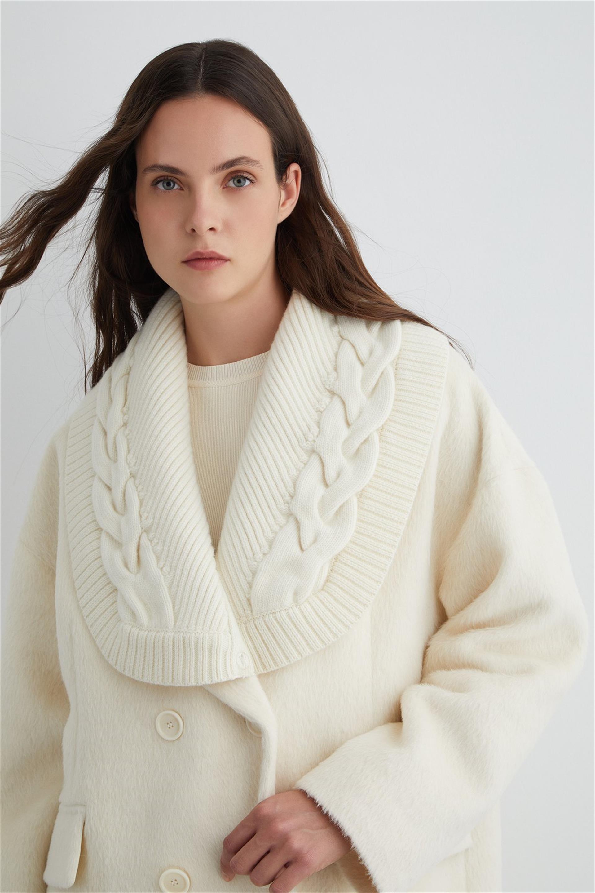 Örgü Yaka Detay Uzun Siyah Alpaca Kaban