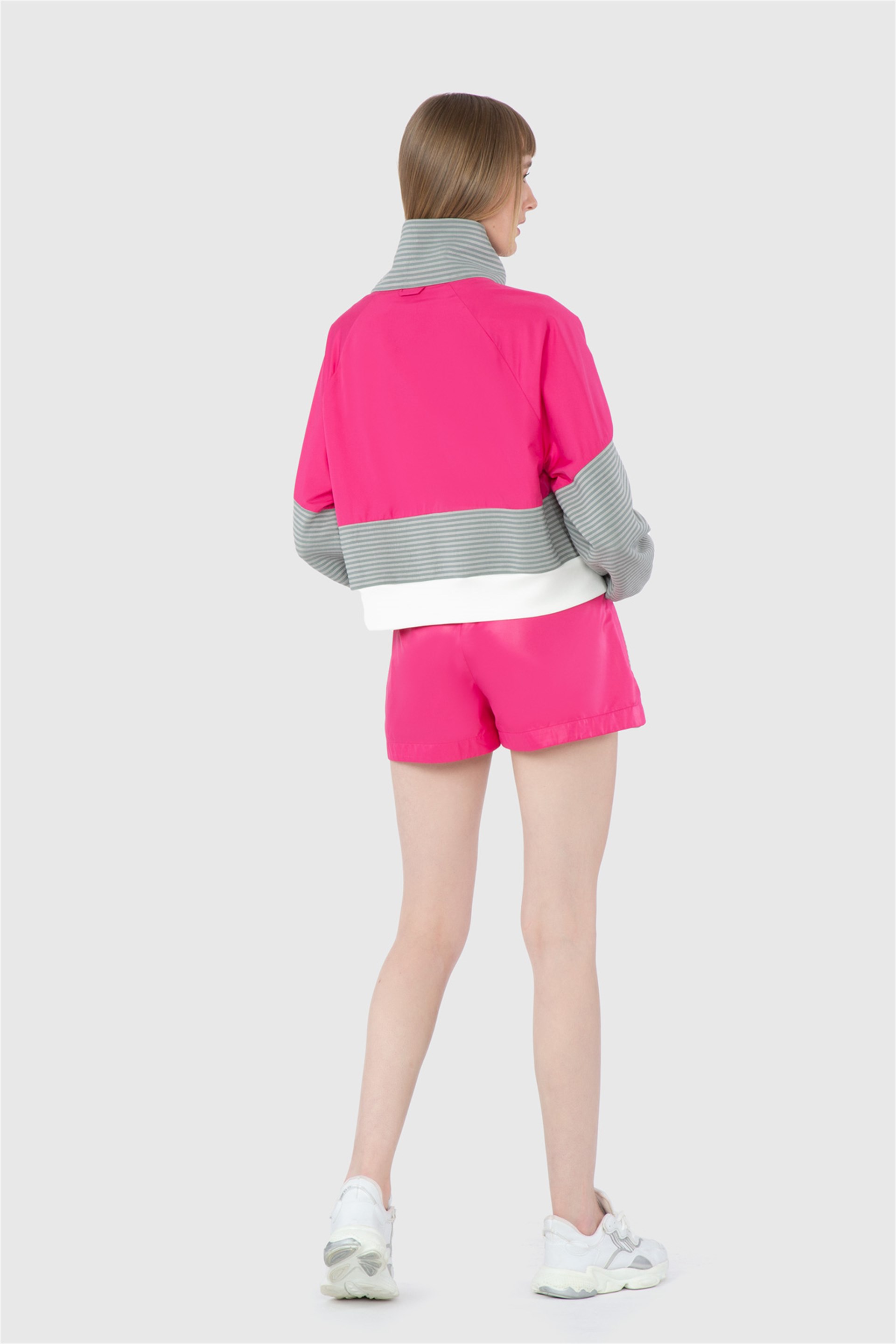 Contrast Detailed Stand Up Collar Zipper Beige Top