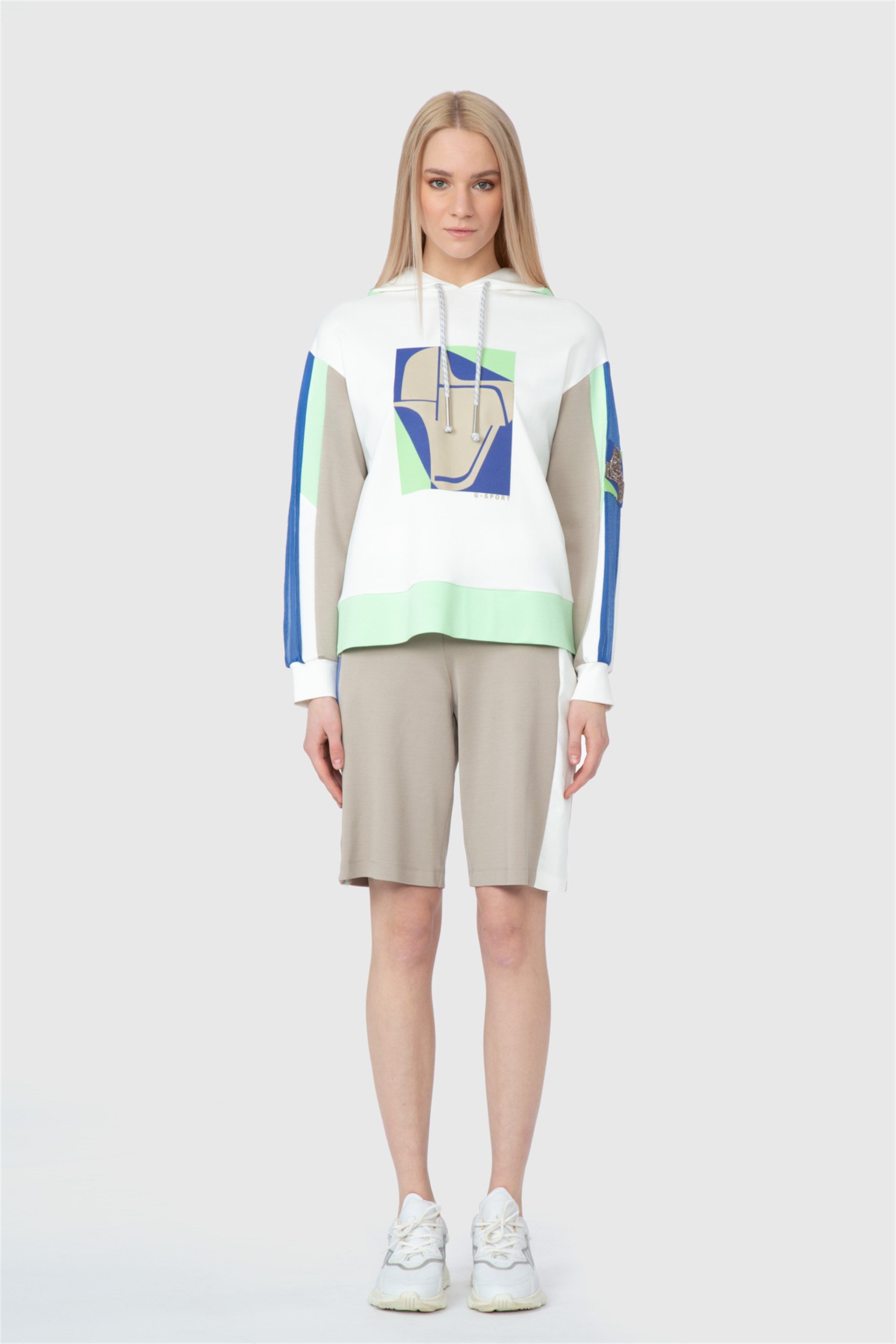 Kontrast Detaylı Kapuşonlu Baskılı Ekru Sweatshirt