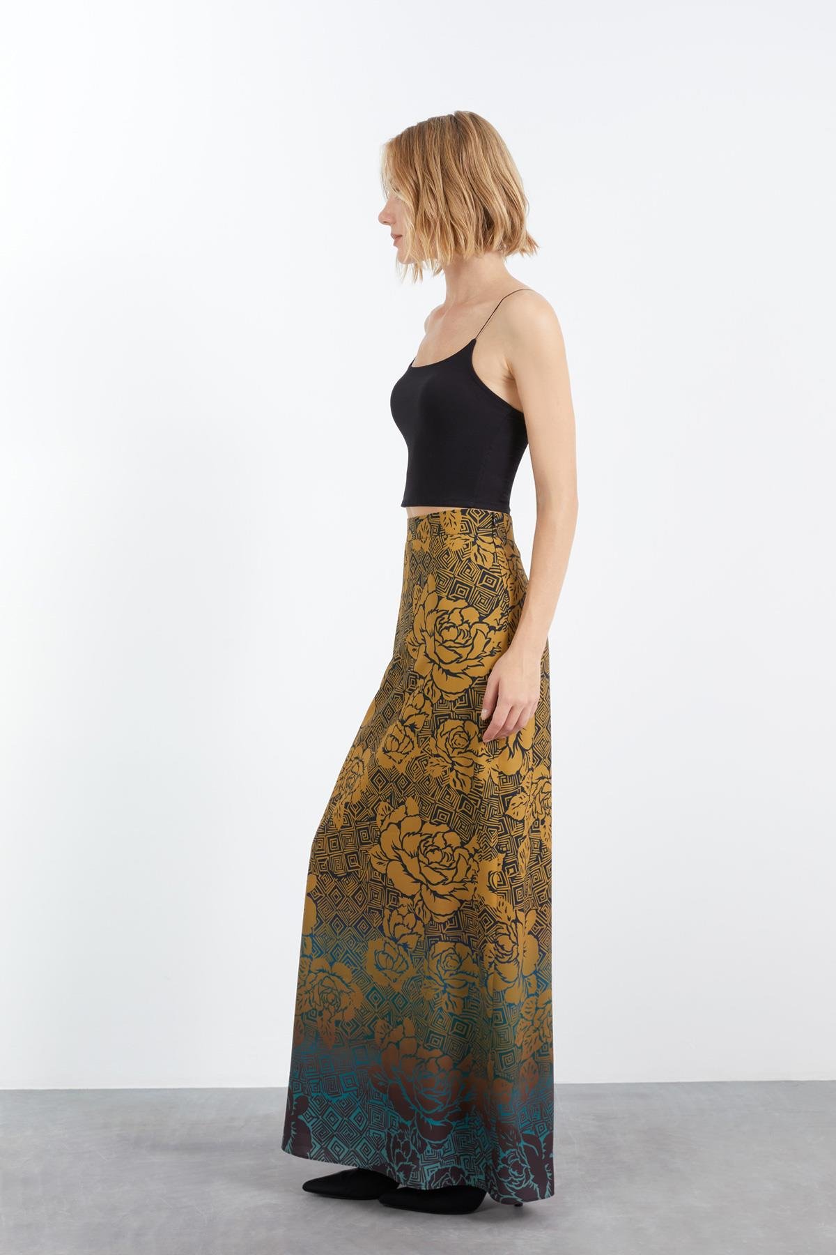 Contrast Color Transition Rose Pattern Straight-Cut Saffron Color Skirt