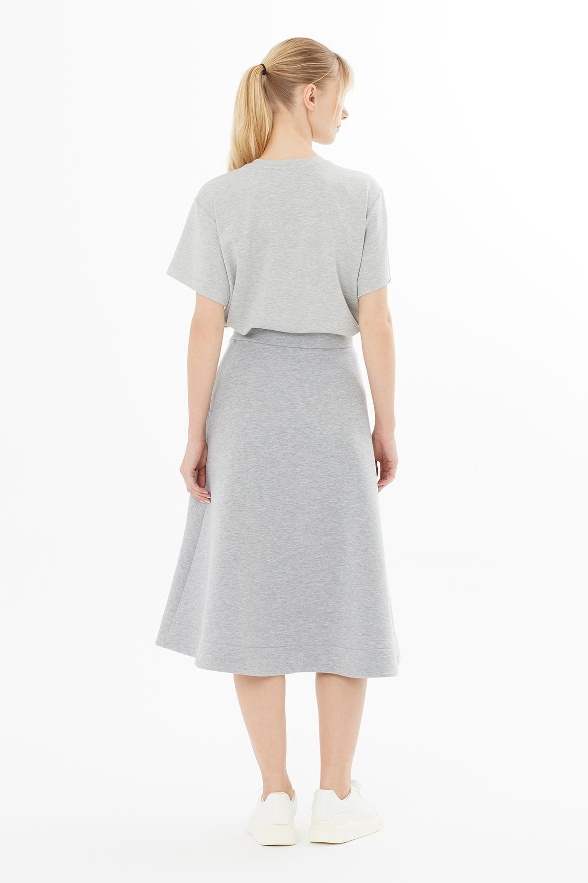 Kordon Aksesuar Detaylı Gri Etek