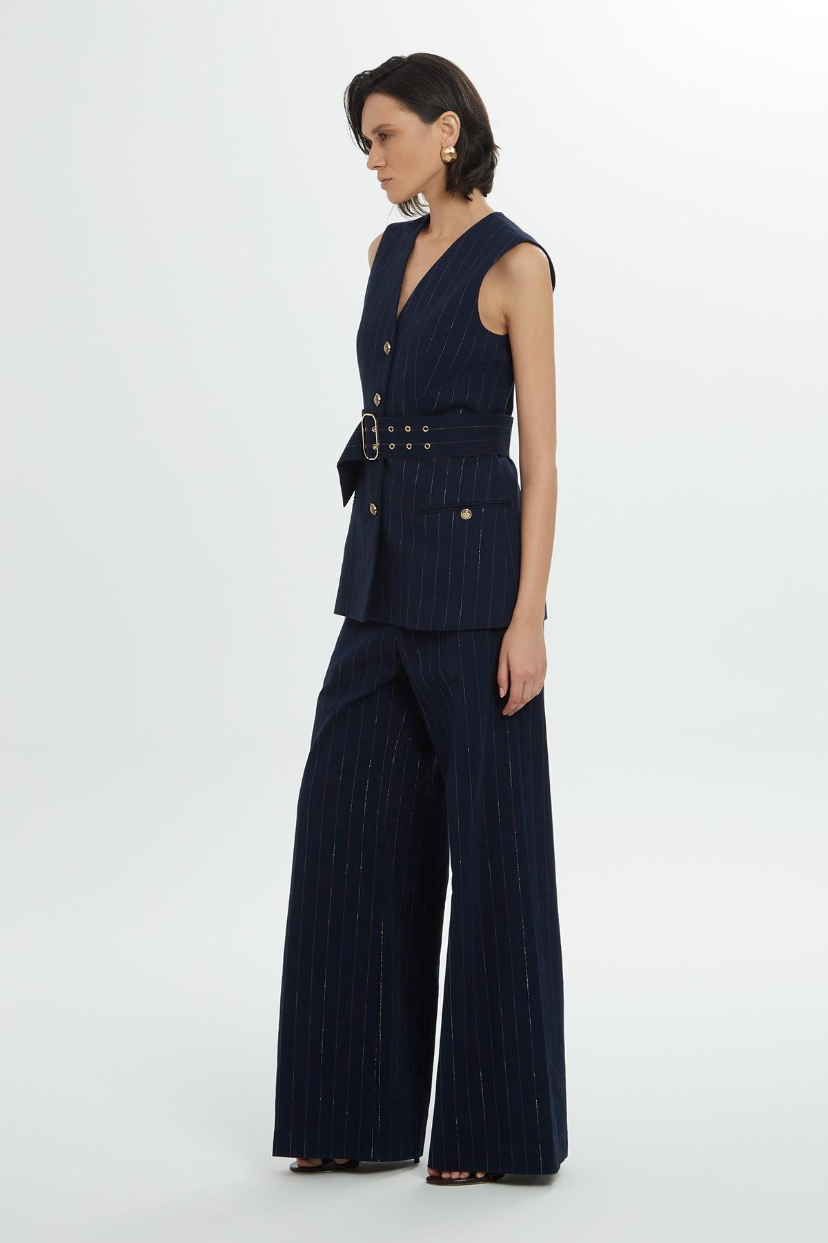 Kruvaze Çizgi Desenli Kemerli Astarlı Yelek