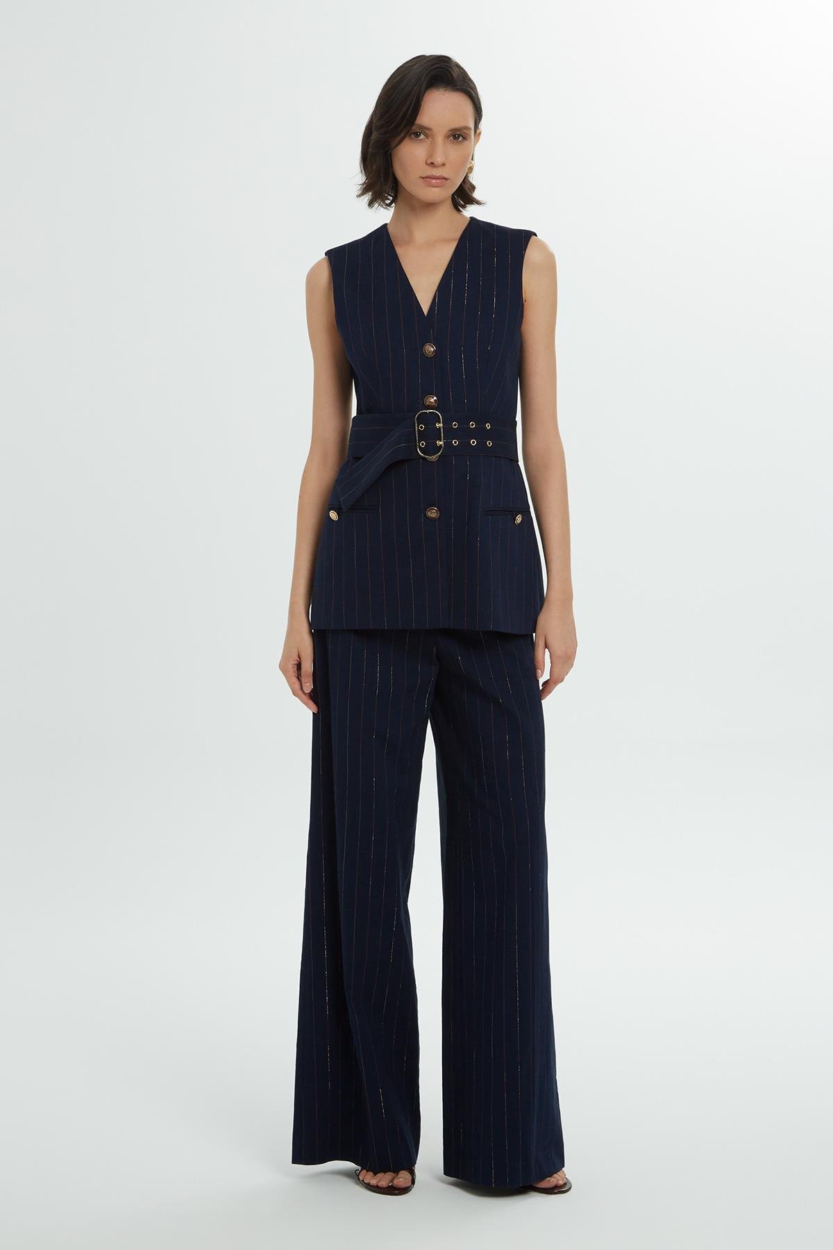 Kruvaze Çizgi Desenli Kemerli Astarlı Yelek