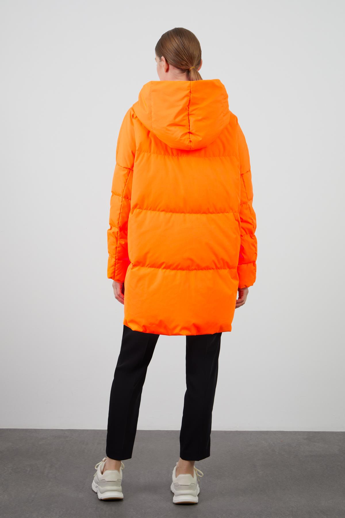 Kruvaze Kapama Oversıze Turuncu Şişme Mont