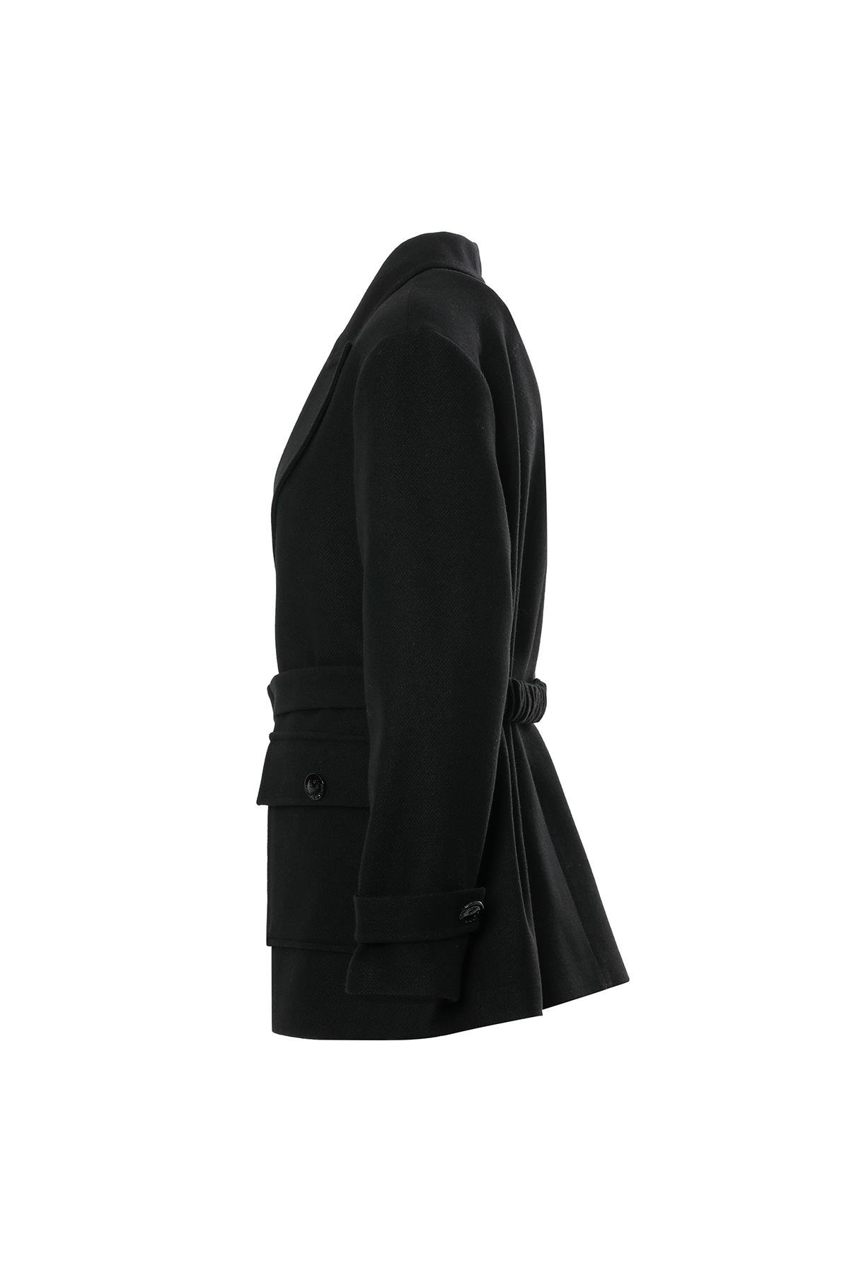 Kruvaze Yaka Kemerli Ve Cepli Siyah Ceket