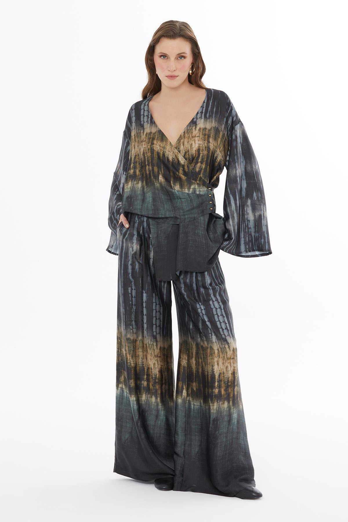 Kruvaze Yaka Salaş Desenli Bluz