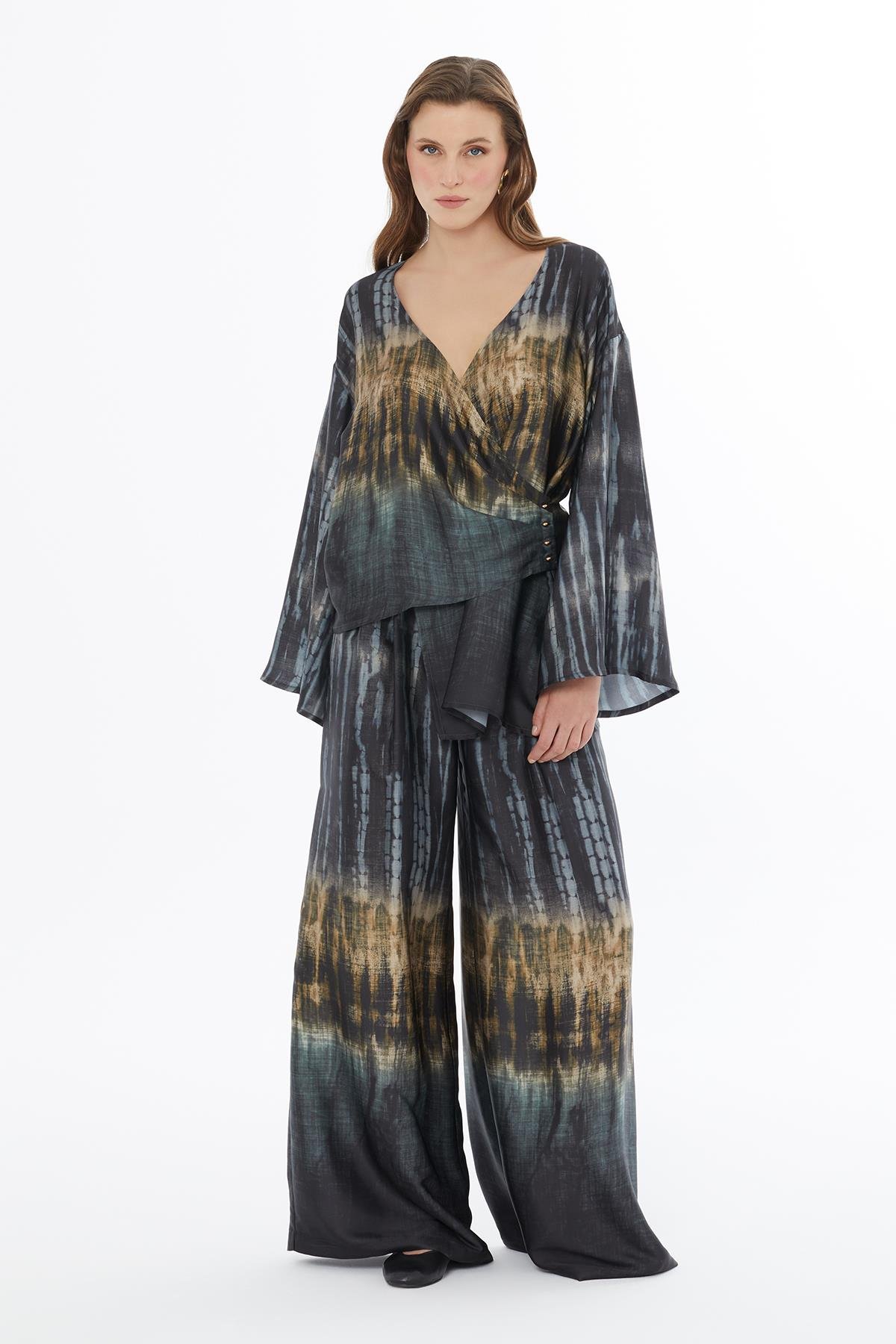 Kruvaze Yaka Salaş Desenli Bluz