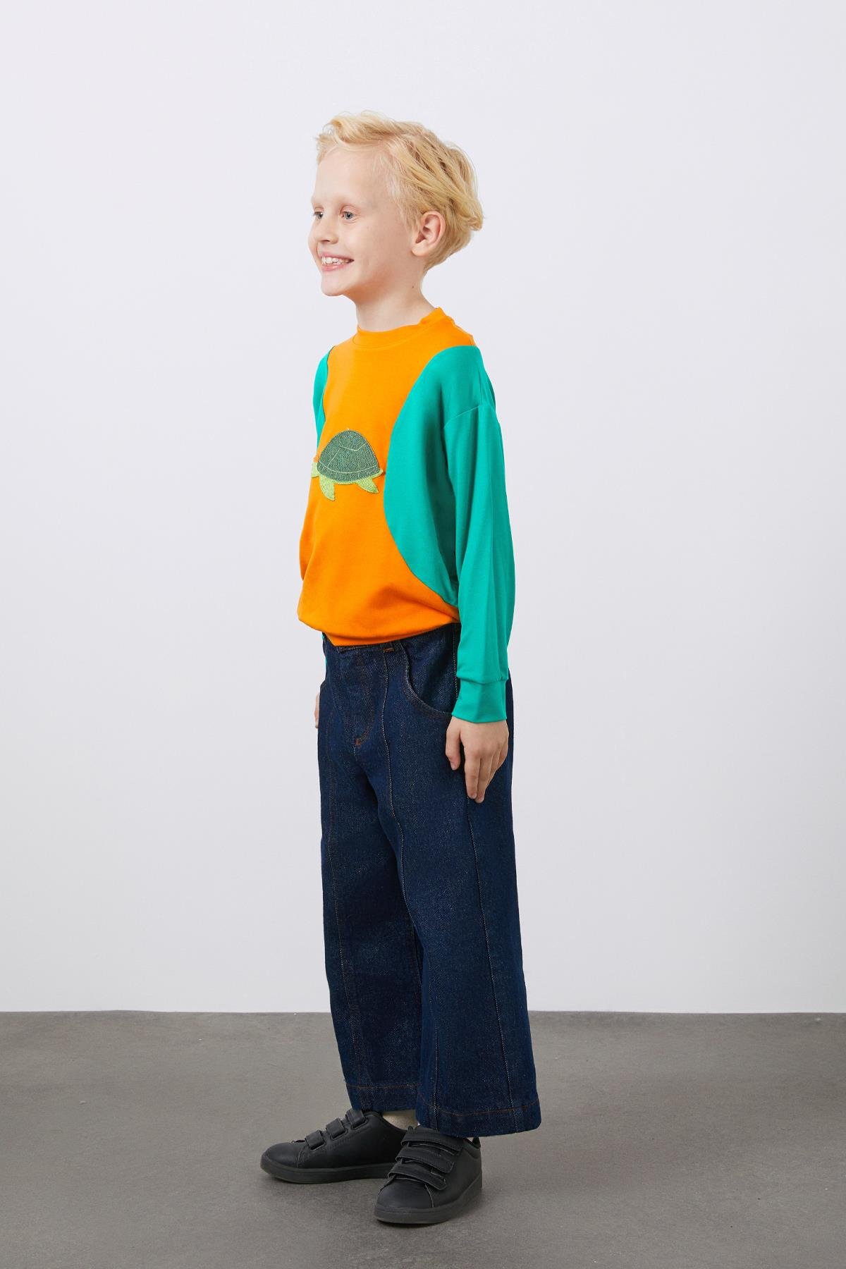 Kup Ve Aplike Detaylı Yeşil Sweatshirt