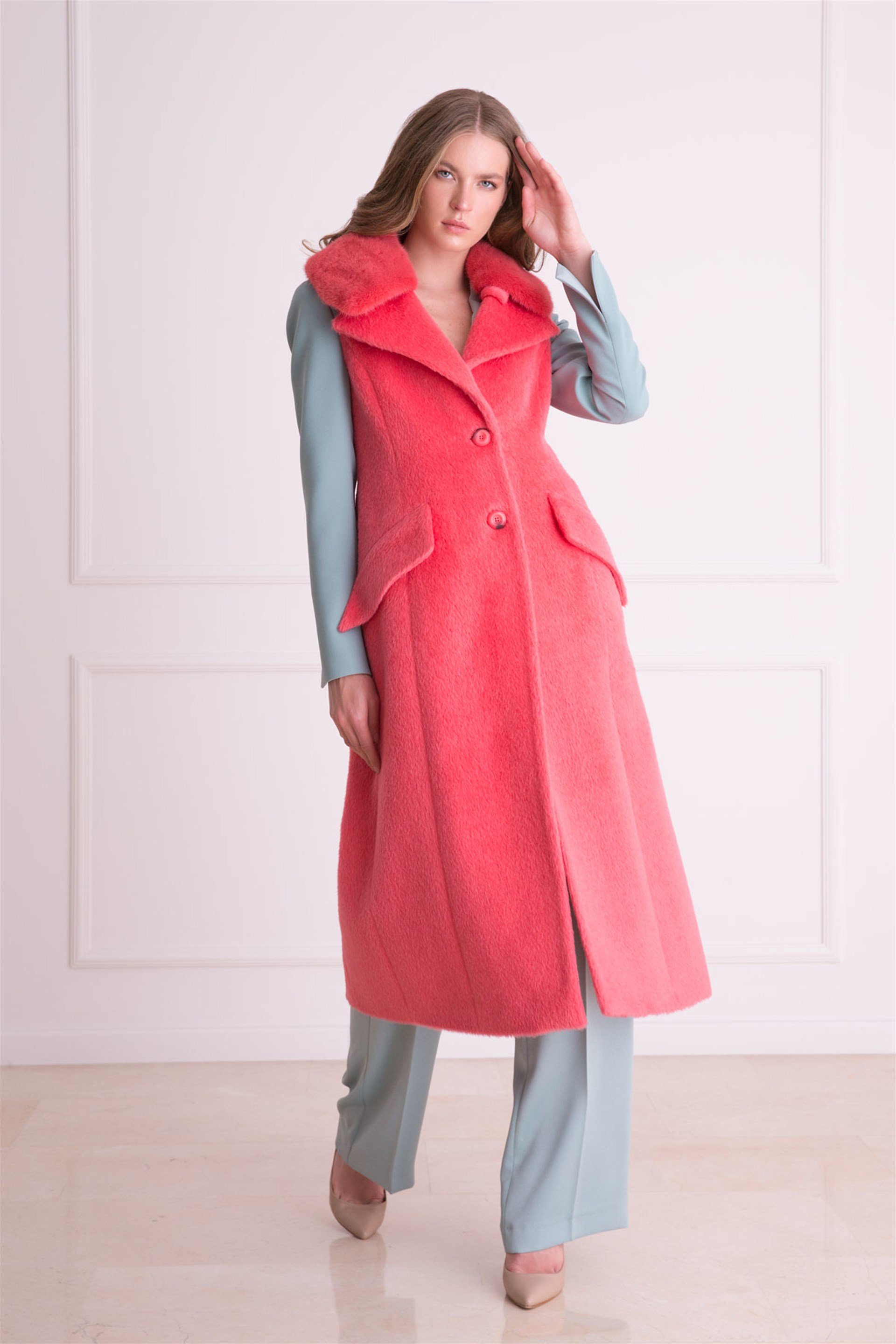 Kürk Yaka Mercan Rengi Alpaka Yün Kaban