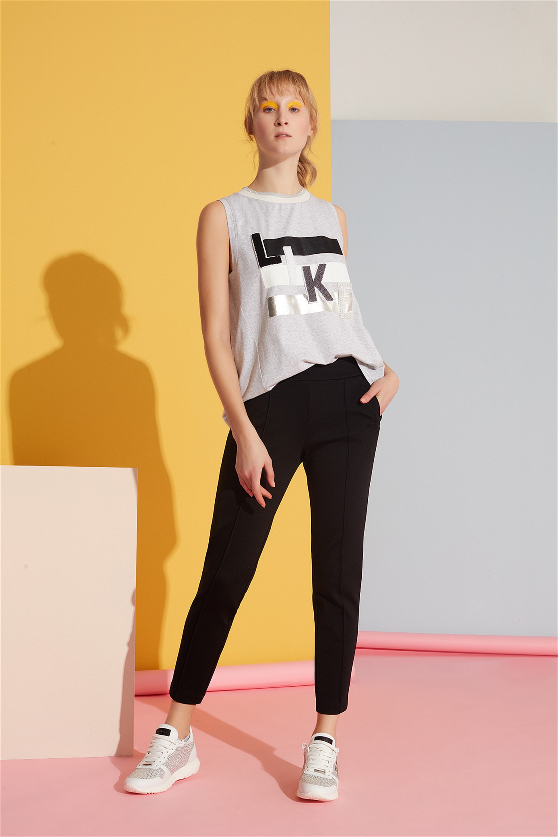 Like Temalı Siyah Spor T-Shirt