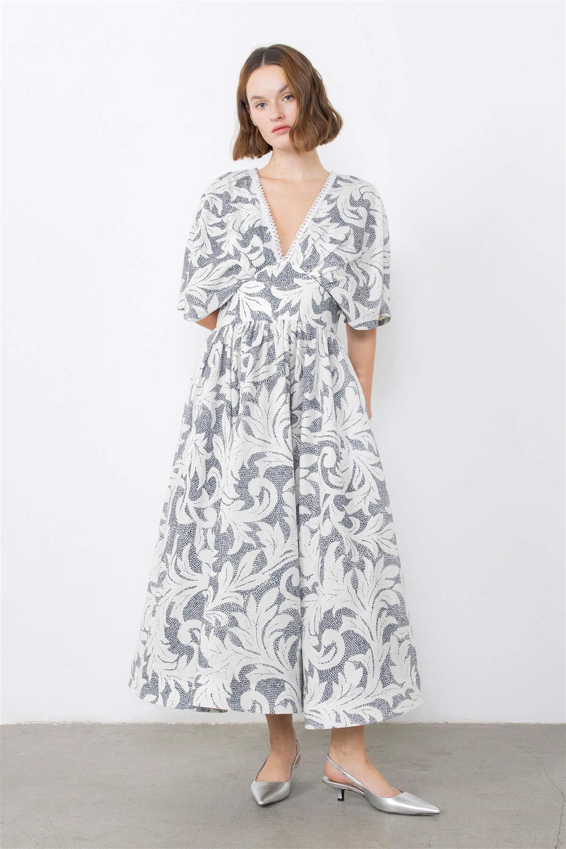 Derin V Yaka Serit Aksesuarlı Düşük Kol Lacivert Elbise