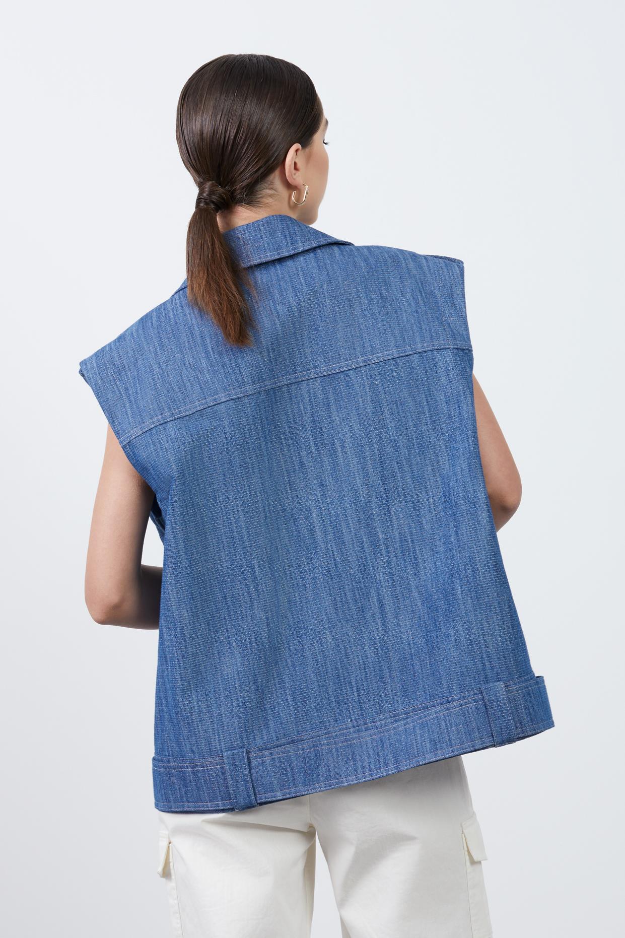 M4J011 GIZIA YELEK
