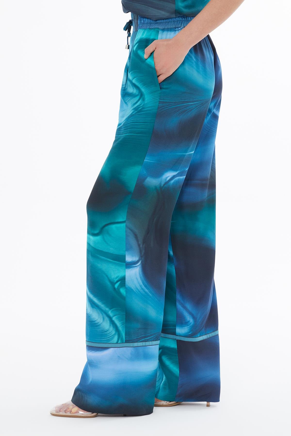 Mavi Yeşil Dalgalı Desenli Pantolon