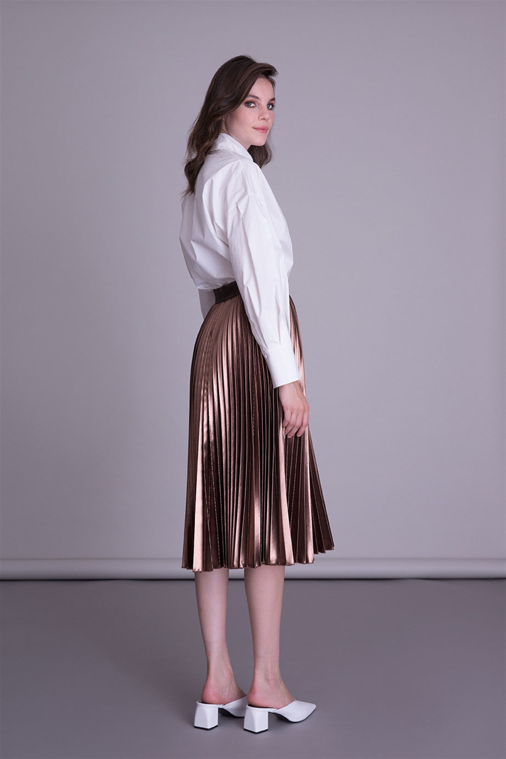 Pilisoley Shiny Finish Knee Length Black Skirt