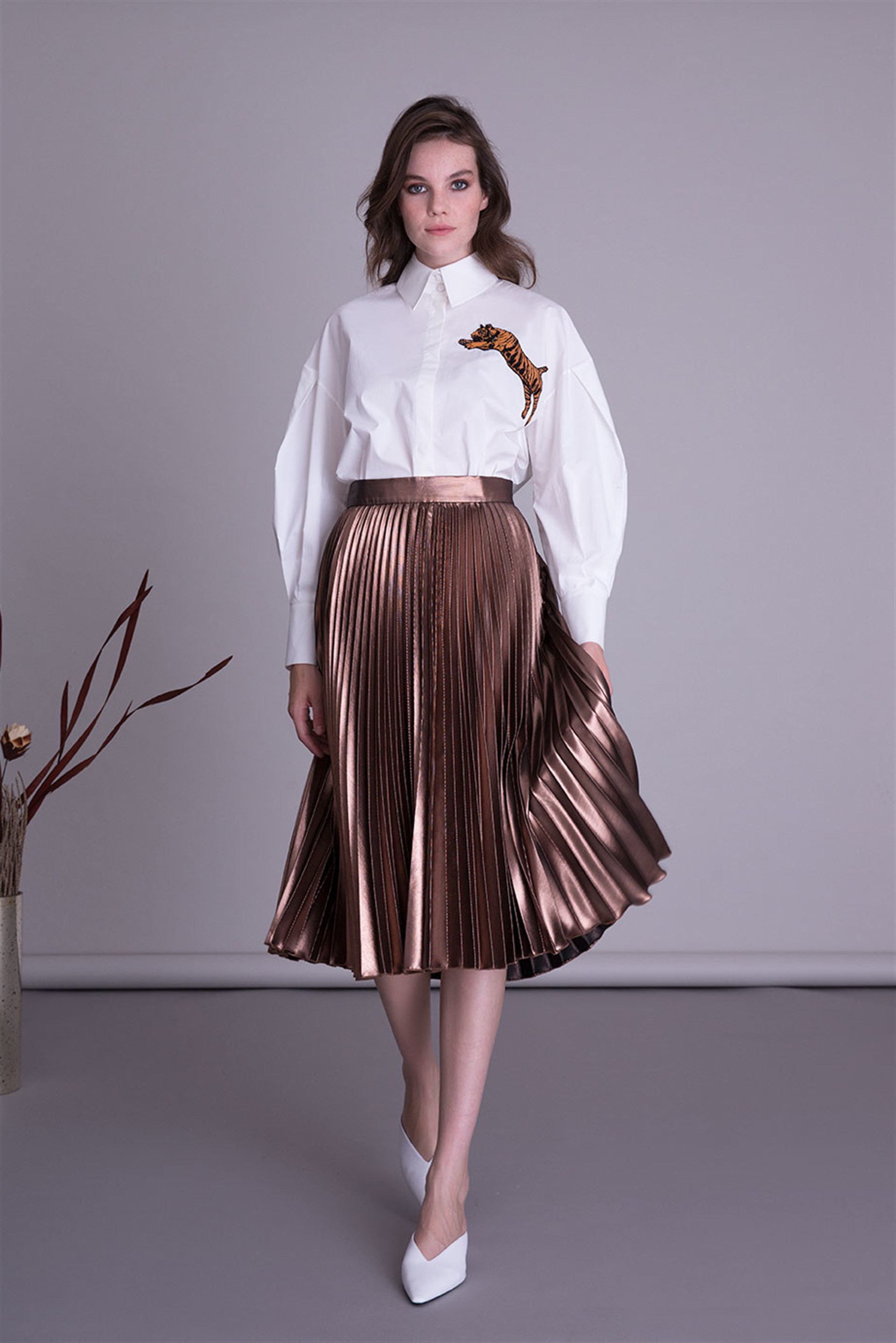Pilisoley Shiny Finish Knee Length Black Skirt