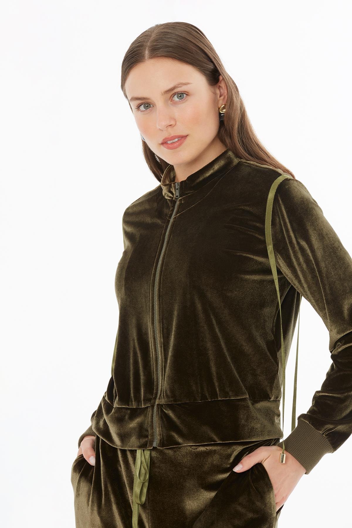 Metal Aksesuar Detaylı Kadife Haki Ceket