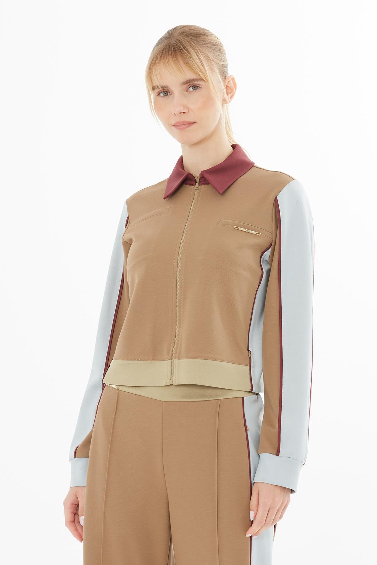 Metal Logo Detaylı Kahverengi Ceket