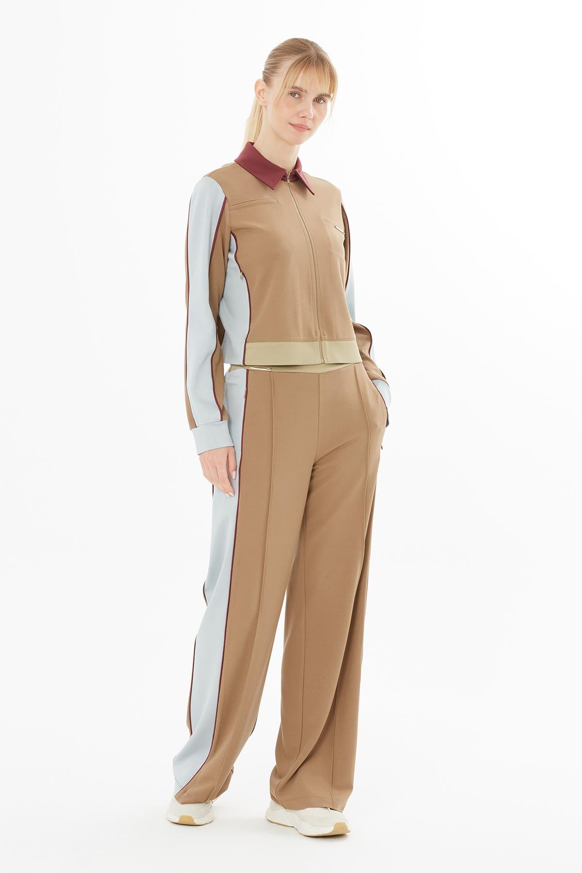 Metal Logo Detaylı Kahverengi Ceket